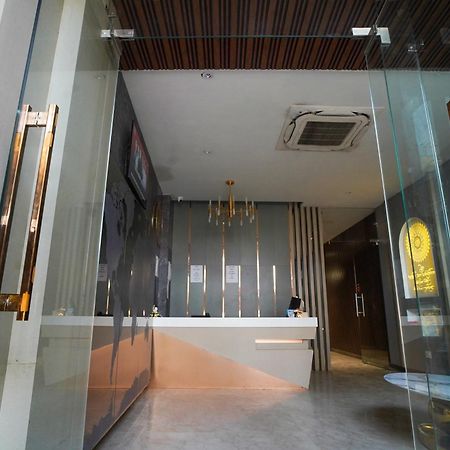 Familia Hotel And Banquets Lucknow Exterior photo